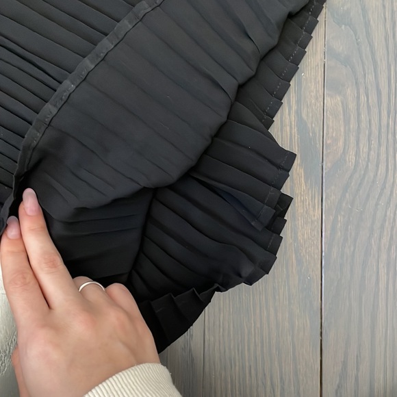 Endless Rose XS black jumper with trumpet bottoms. Off shoulder. New with tag. - Picture 4 of 4